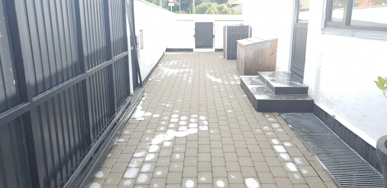 Fliserens i arbejde